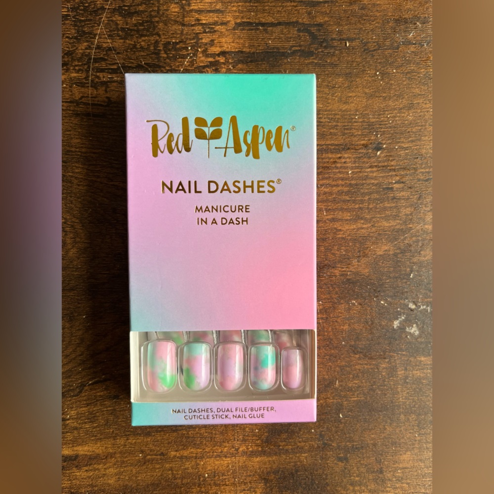 Red Aspen Nail Dashes - Watercolors With Emary
